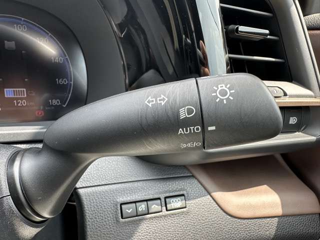 トヨタ クラウン　クロスオーバー　ハイブリッド ２．５ Ｇ アドバンスト レザー パッケージ Ｅ－ＦＯＵＲ ４ＷＤ R4年 (東海) 99