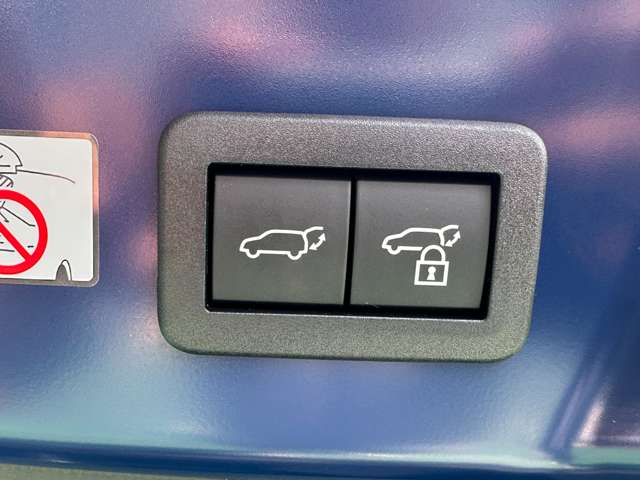 トヨタ プリウス ２．０ Ｚ R5年 (東海) 99