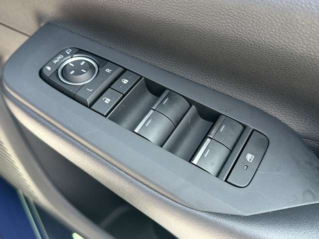 トヨタ プリウス ２．０ Ｚ R5年 (東海) 99