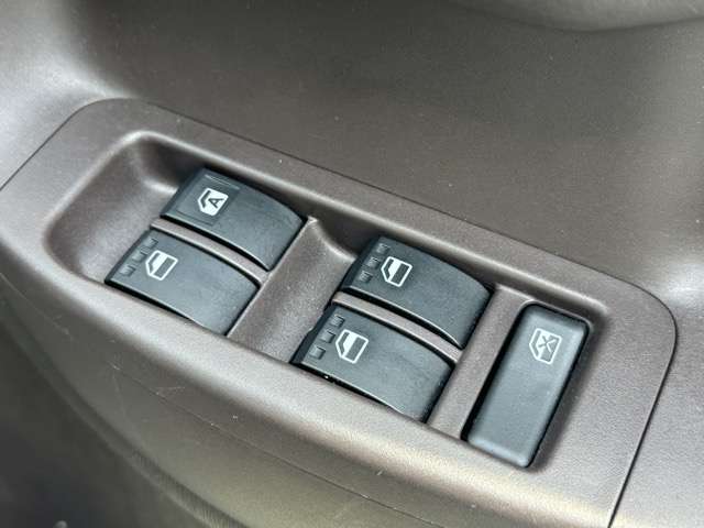 トヨタ パッソ １．０Ｘ H28年 (東海) 99