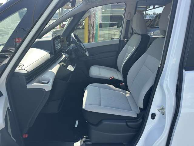 日産 セレナ ２．０ Ｘ R5年 (東海) 99