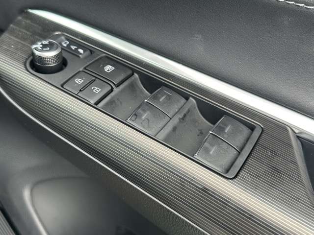 トヨタ ハリアーＰＨＥＶ ２．５ プラグインハイブリッド Ｚ Ｅ－ＦＯＵＲ ４ＷＤ R5年 (東海) 99