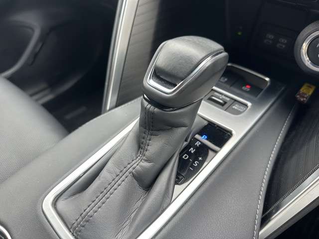 トヨタ ハリアーＰＨＥＶ ２．５ プラグインハイブリッド Ｚ Ｅ－ＦＯＵＲ ４ＷＤ R5年 (東海) 99