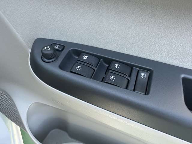 トヨタ パッソ １．０ Ｘ H30年 (東海) 99