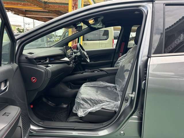 日産 ノートオーラ １．２ ＮＩＳＭＯ チューンド Ｅ－ＰＯＷＥＲ ４ＷＤ R7年 (東海) 99