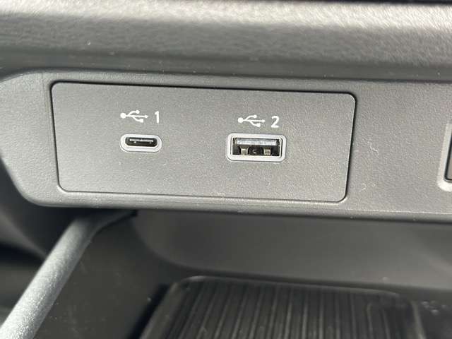 日産 ノートオーラ １．２ ＮＩＳＭＯ チューンド Ｅ－ＰＯＷＥＲ ４ＷＤ R7年 (東海) 99