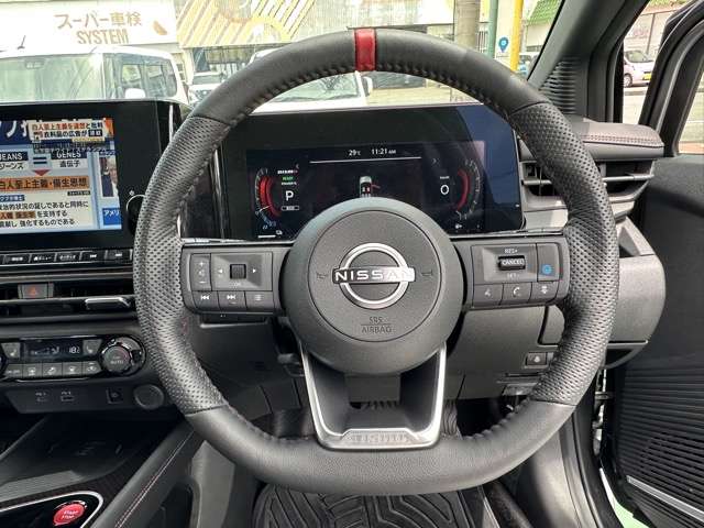 日産 ノートオーラ １．２ ＮＩＳＭＯ チューンド Ｅ－ＰＯＷＥＲ ４ＷＤ R7年 (東海) 99