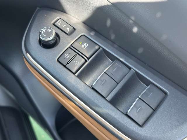 トヨタ クラウン　クロスオーバー　ハイブリッド ２．４ ＲＳ アドバンスト Ｅ－ＦＯＵＲ ＡＤＶＡＮＣＥＤ ４ＷＤ R5年 (東海) 99