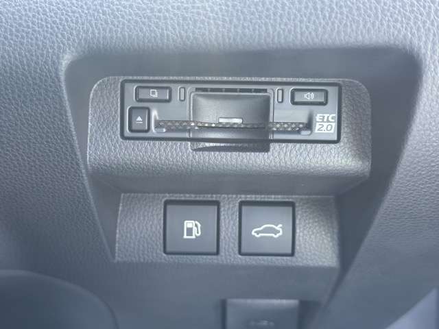 トヨタ クラウン　クロスオーバー　ハイブリッド ２．４ ＲＳ アドバンスト Ｅ－ＦＯＵＲ ＡＤＶＡＮＣＥＤ ４ＷＤ R5年 (東海) 99