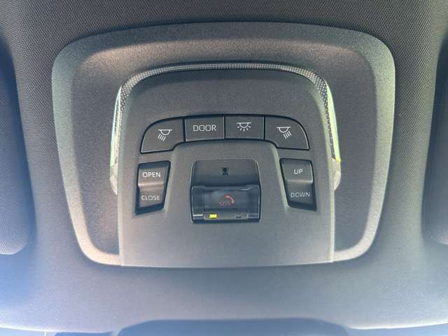 トヨタ クラウン　クロスオーバー　ハイブリッド ２．４ ＲＳ アドバンスト Ｅ－ＦＯＵＲ ＡＤＶＡＮＣＥＤ ４ＷＤ R5年 (東海) 99