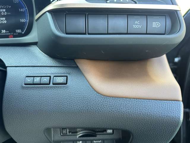 トヨタ クラウン　クロスオーバー　ハイブリッド ２．５ Ｚ Ｅ－ＦＯＵＲ ４ＷＤ R6年 (東海) 99