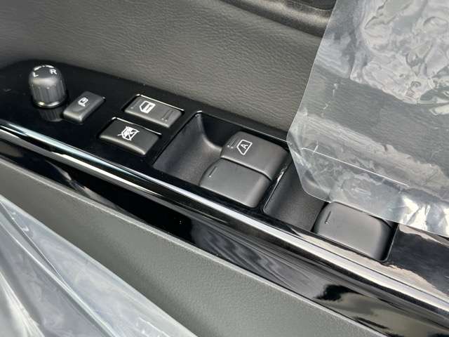 日産 エルグランド ２．５ ２５０ハイウェイスター プレミアム R7年 (東海) 99