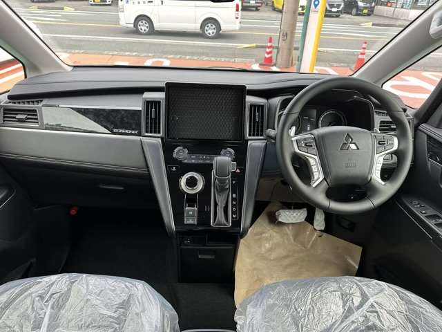 三菱 デリカ　Ｄ：５ ２．２ シャモニー 電動サイドステップ非装着車 ディーゼルターボ ４ＷＤ R7年 (東海) 99