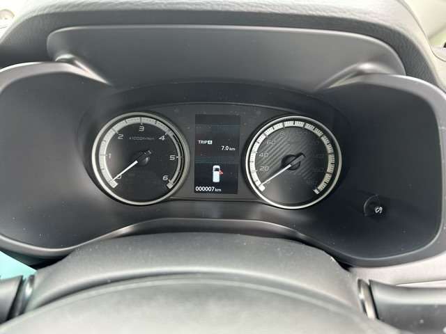 三菱 デリカ　Ｄ：５ ２．２ シャモニー 電動サイドステップ非装着車 ディーゼルターボ ４ＷＤ R7年 (東海) 99