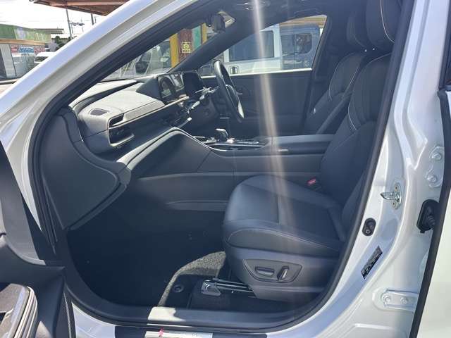 トヨタ クラウン　スポーツ　ハイブリッド ２．５ Ｚ Ｅ－ＦＯＵＲ ４ＷＤ R6年 (東海) 99