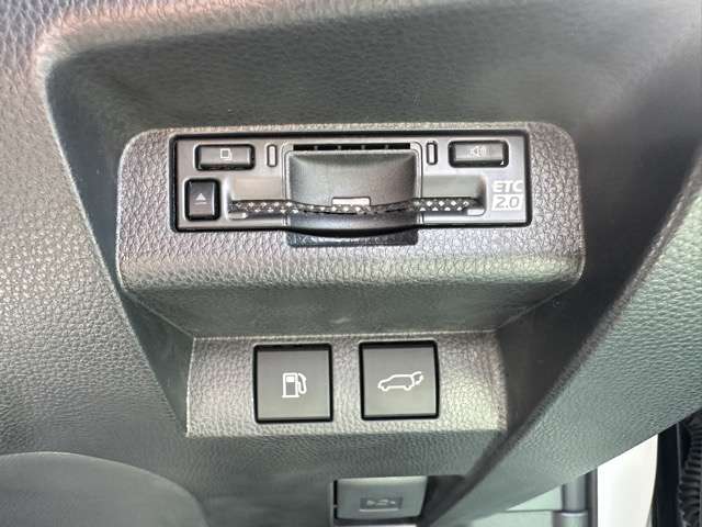 トヨタ クラウン　スポーツ　ハイブリッド ２．５ Ｚ Ｅ－ＦＯＵＲ ４ＷＤ R6年 (東海) 99