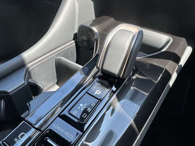 トヨタ クラウン　スポーツ　ハイブリッド ２．５ Ｚ Ｅ－ＦＯＵＲ ４ＷＤ R6年 (東海) 99