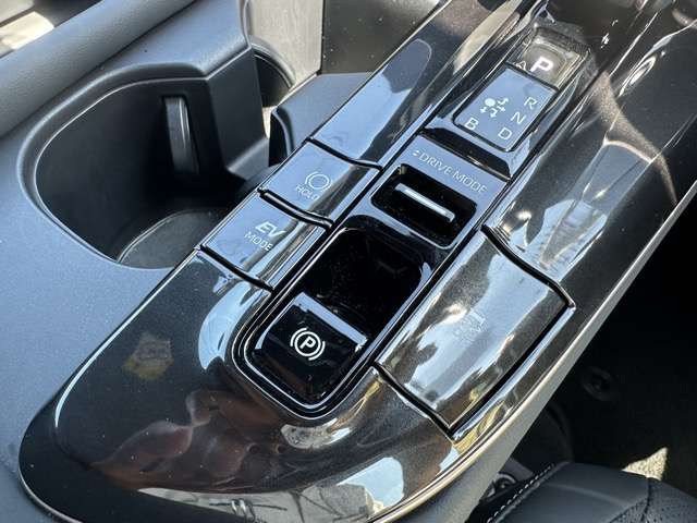 トヨタ クラウン　スポーツ　ハイブリッド ２．５ Ｚ Ｅ－ＦＯＵＲ ４ＷＤ R6年 (東海) 99