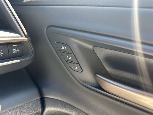 トヨタ クラウン　スポーツ　ハイブリッド ２．５ Ｚ Ｅ－ＦＯＵＲ ４ＷＤ R6年 (東海) 99