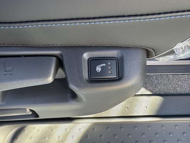 日産 セレナ １．４ Ｅ－ＰＯＷＥＲ ＡＵＴＥＣＨ R7年 (東海) 99