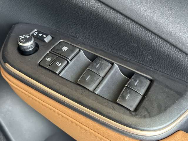 トヨタ クラウン　クロスオーバー　ハイブリッド ２．４ ＲＳ アドバンスト Ｅ－ＦＯＵＲ ＡＤＶＡＮＣＥＤ ４ＷＤ R4年 (東海) 99