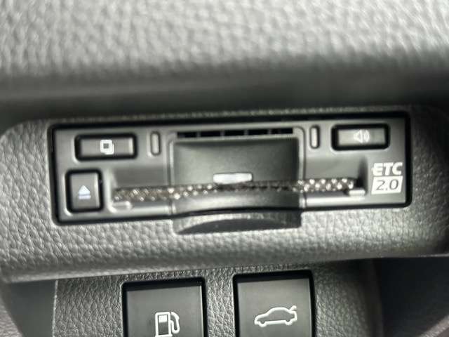 トヨタ クラウン　クロスオーバー　ハイブリッド ２．４ ＲＳ アドバンスト Ｅ－ＦＯＵＲ ＡＤＶＡＮＣＥＤ ４ＷＤ R4年 (東海) 99