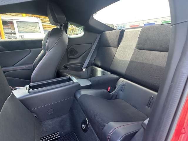 スバル ＢＲＺ ２．４ Ｓ R4年 (東海) 99