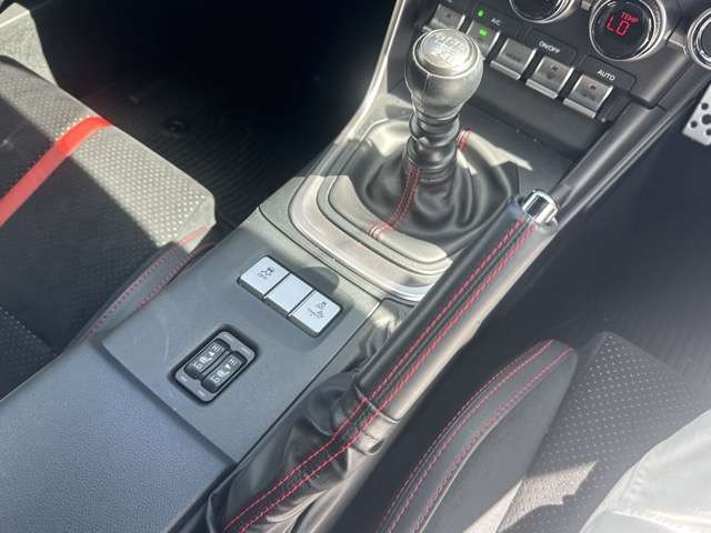 スバル ＢＲＺ ２．４ Ｓ R4年 (東海) 99