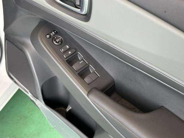 ホンダ ヴェゼル １．５ Ｅ：ＨＥＶ Ｘ ハントパッケージ R6年 (東海) 99