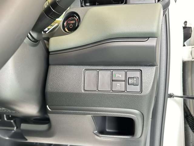 ホンダ ヴェゼル １．５ Ｅ：ＨＥＶ Ｘ ハントパッケージ R6年 (東海) 99