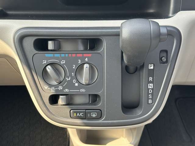 ダイハツ ブーン １．０ Ｘ R2年 (東海) 99