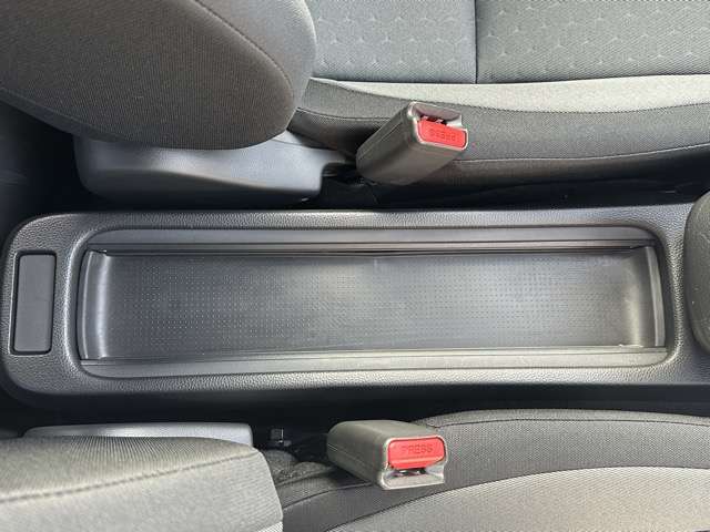 ホンダ フィット １．３ ベーシック R2年 (東海) 99