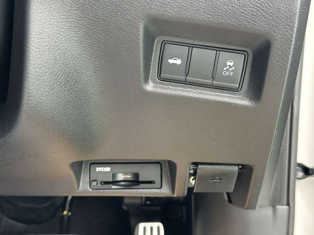 日産 スカイライン ３．０ ＮＩＳＭＯ R6年 (東海) 99