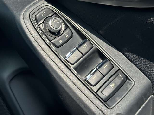 スバル インプレッサスポーツ ２．０ｉ−Ｓ　アイサイト H29年 (東海) 99