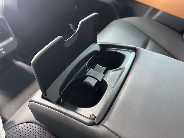 トヨタ クラウン　クロスオーバー　ハイブリッド ２．４ ＲＳ アドバンスト Ｅ－ＦＯＵＲ ＡＤＶＡＮＣＥＤ ４ＷＤ R4年 (東海) 99