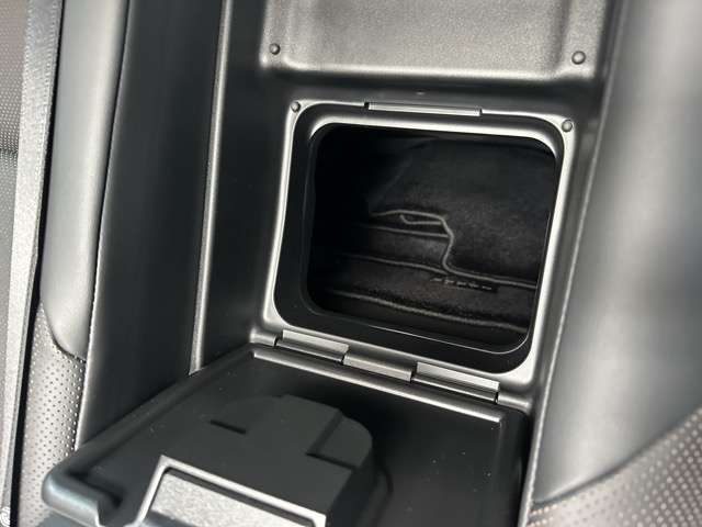 トヨタ クラウン　クロスオーバー　ハイブリッド ２．４ ＲＳ アドバンスト Ｅ－ＦＯＵＲ ＡＤＶＡＮＣＥＤ ４ＷＤ R4年 (東海) 99