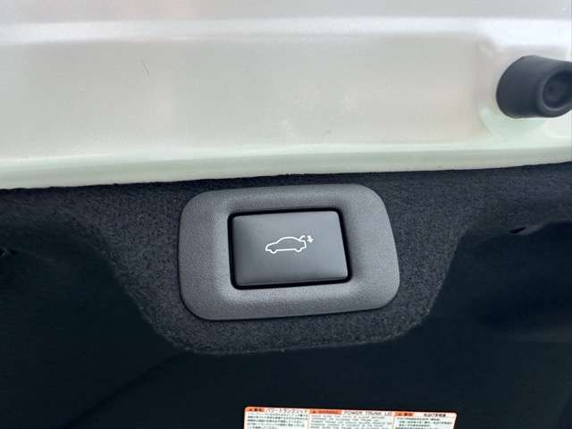 トヨタ クラウン　クロスオーバー　ハイブリッド ２．４ ＲＳ アドバンスト Ｅ－ＦＯＵＲ ＡＤＶＡＮＣＥＤ ４ＷＤ R4年 (東海) 99