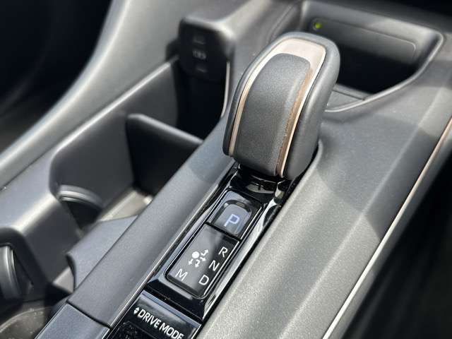 トヨタ クラウン　クロスオーバー　ハイブリッド ２．４ ＲＳ アドバンスト Ｅ－ＦＯＵＲ ＡＤＶＡＮＣＥＤ ４ＷＤ R4年 (東海) 99