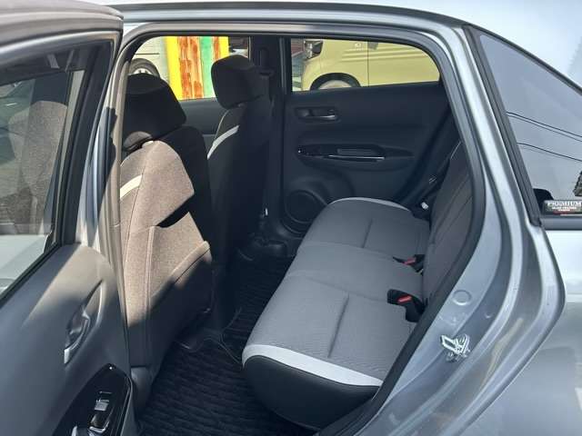 ホンダ フィット　ハイブリッド １．５ Ｅ：ＨＥＶ クロスター R2年 (東海) 99