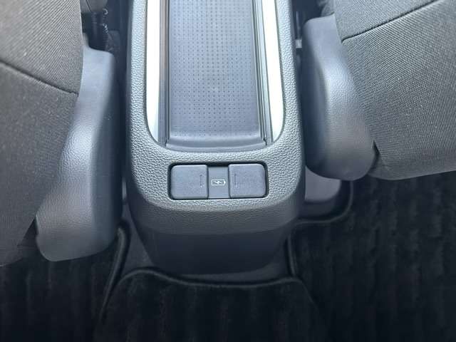 ホンダ フィット　ハイブリッド １．５ Ｅ：ＨＥＶ クロスター R2年 (東海) 99