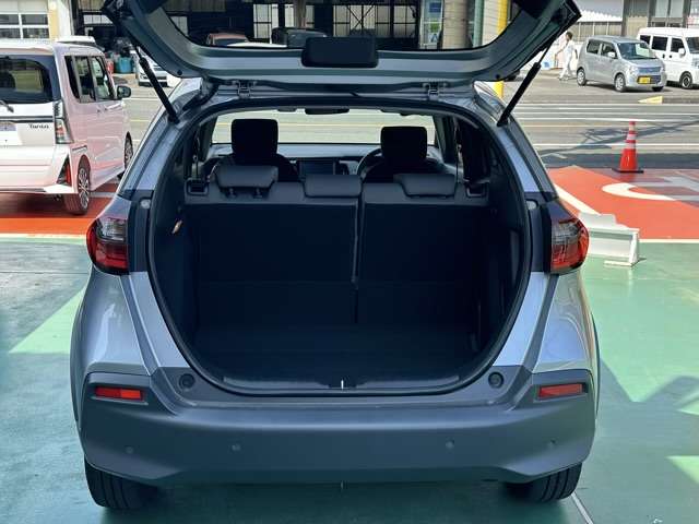 ホンダ フィット　ハイブリッド １．５ Ｅ：ＨＥＶ クロスター R2年 (東海) 99