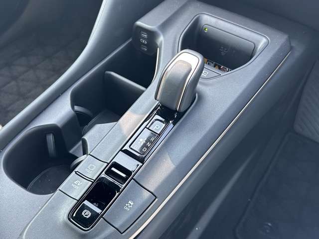 トヨタ クラウン　クロスオーバー　ハイブリッド ２．５ Ｇ アドバンスト Ｅ－ＦＯＵＲ ４ＷＤ R6年 (東海) 99