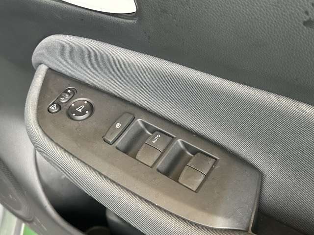 ホンダ フィット　ハイブリッド １．５ Ｅ：ＨＥＶ ベーシック R4年 (東海) 99