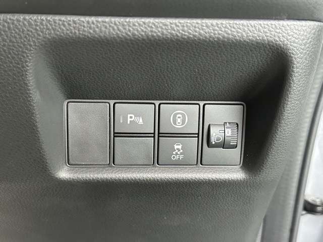 ホンダ フィット　ハイブリッド １．５ Ｅ：ＨＥＶ ベーシック R4年 (東海) 99