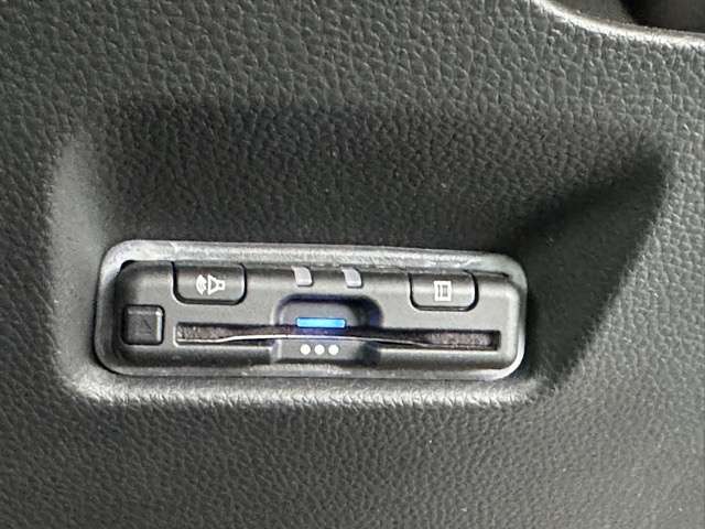 ホンダ フィット　ハイブリッド １．５ Ｅ：ＨＥＶ ベーシック R4年 (東海) 99