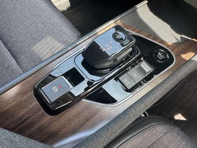 日産 ノートオーラ １．２ Ｇ R5年 (東海) 99