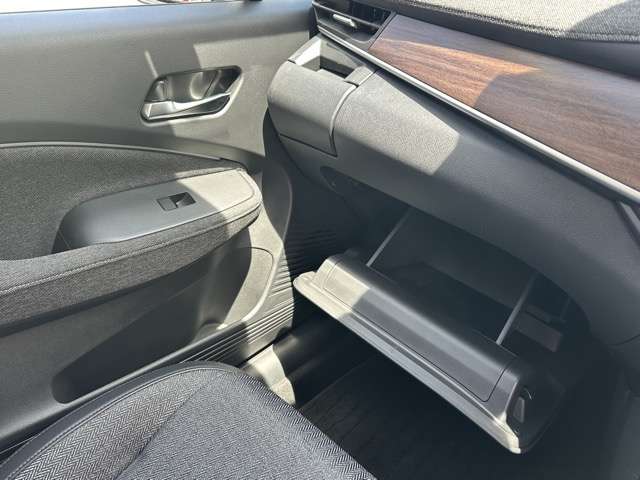 日産 ノートオーラ １．２ Ｇ R5年 (東海) 99