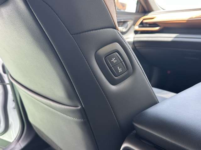 トヨタ クラウン　クロスオーバー　ハイブリッド ２．４ ＲＳ アドバンスト Ｅ－ＦＯＵＲ ＡＤＶＡＮＣＥＤ ４ＷＤ R4年 (東海) 99