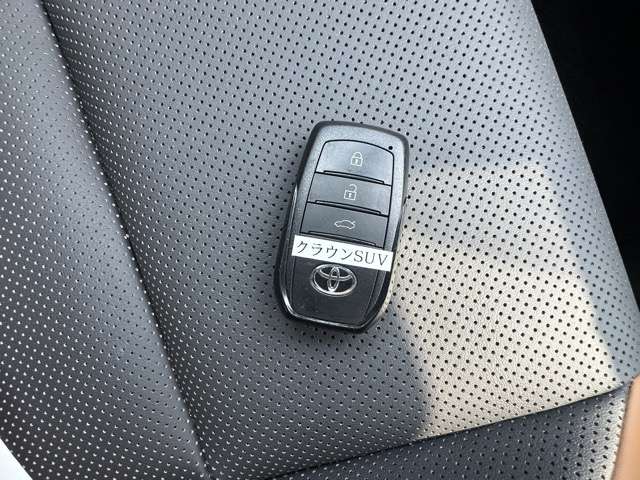 トヨタ クラウン　クロスオーバー　ハイブリッド ２．４ ＲＳ アドバンスト Ｅ－ＦＯＵＲ ＡＤＶＡＮＣＥＤ ４ＷＤ R4年 (東海) 99