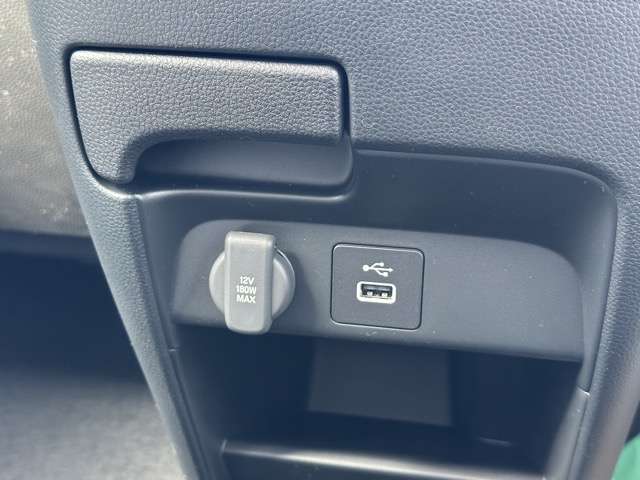 ホンダ フリード　ハイブリッド １．５ Ｅ：ＨＥＶ エアー ＥＸ R7年 (東海) 99